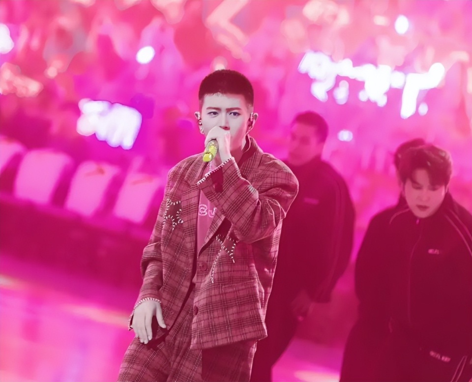 OCzJl, 明星发布一, 小海认为